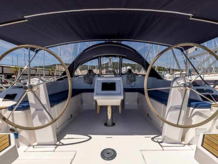 Bavaria Bavaria C42 między profesjonalistami a osobami prywatnymi w Split