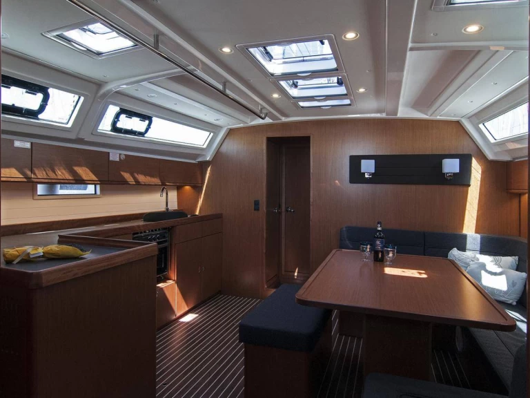 Wynajmij Bavaria Cruiser 46 w Split