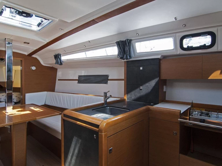 Żaglowiec do wynajmu w Split w najlepszej cenie