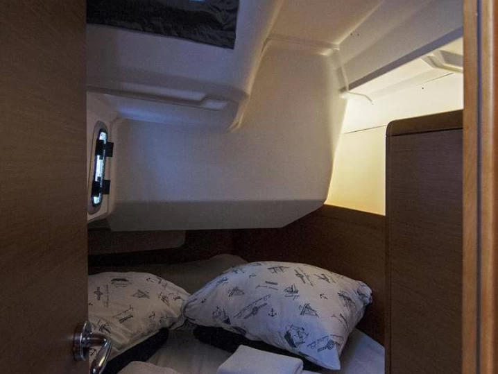 Jeanneau Sun Odyssey 349 między profesjonalistami a osobami prywatnymi w Split