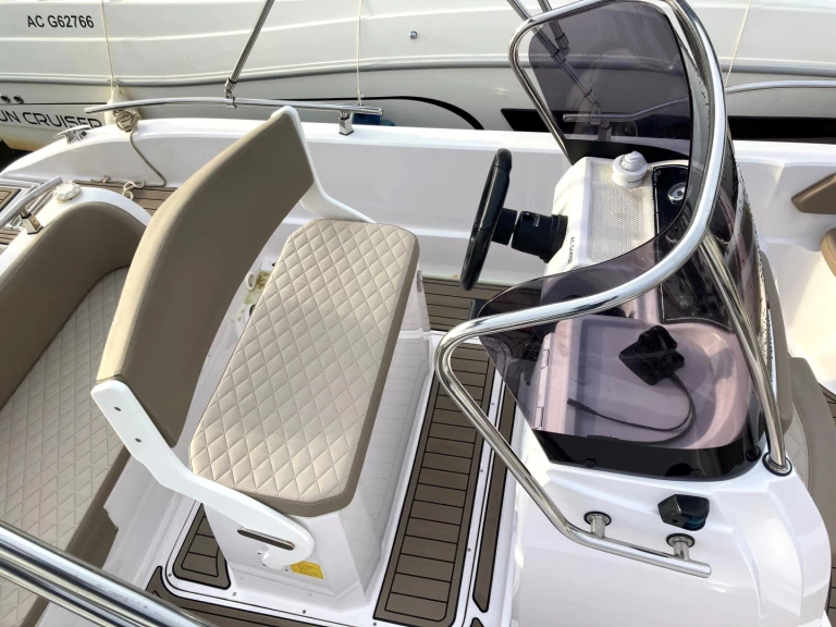 Wynajmij Motorówka z lub bez skippera Ranieri w Sanguinet