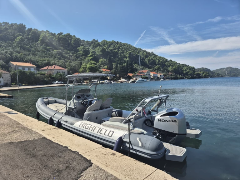 Wynajem Łódż półsztywna Highfield z patentem 