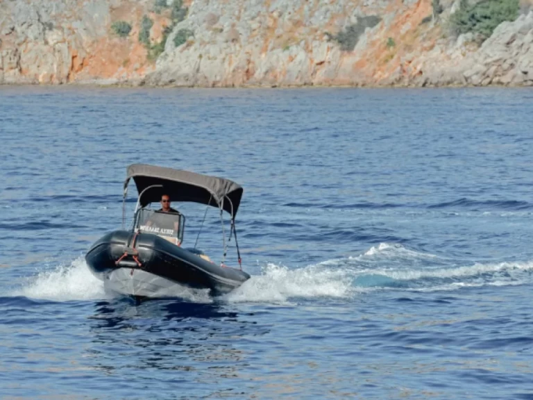 Wynajem Łódż półsztywna Noburania z patentem 