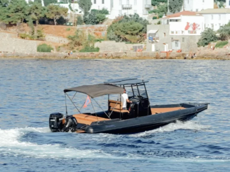 Wynajem łodzi Hydra tanio 9