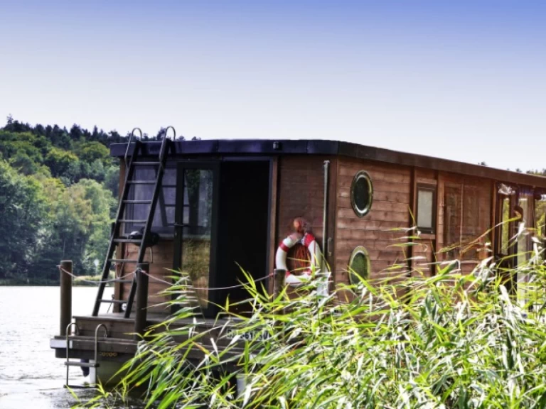 Wynajmij Barka z lub bez skippera Floss w Wolziger See