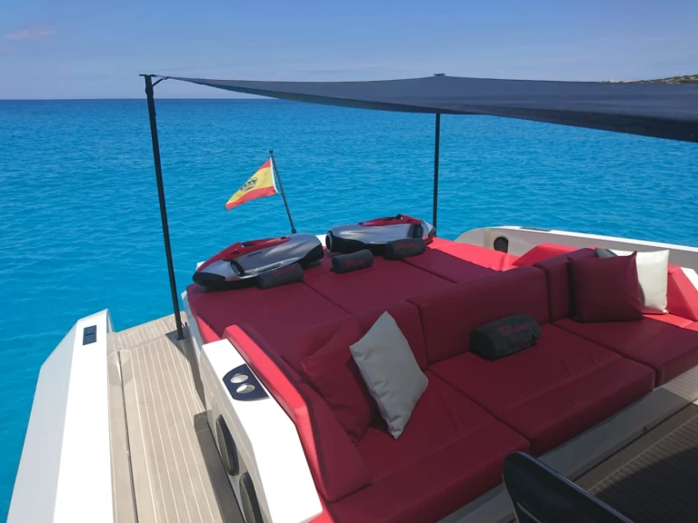 Motorówka do wynajmu w Ibiza Town w najlepszej cenie