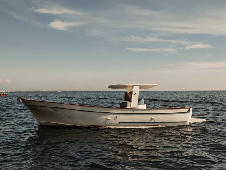 Gozzo FPJ FPT-F4AE0686*Q między profesjonalistami a osobami prywatnymi w Amalfi