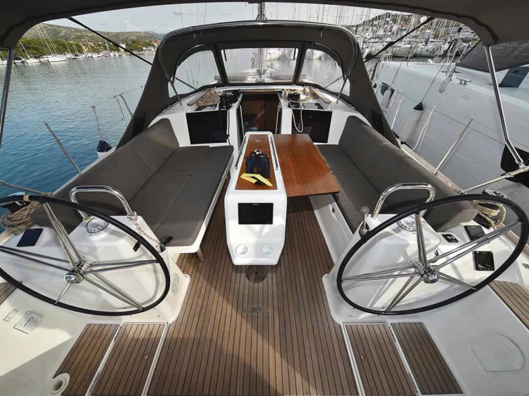 Dufour Dufour 460 Grand Large między profesjonalistami a osobami prywatnymi w Pula