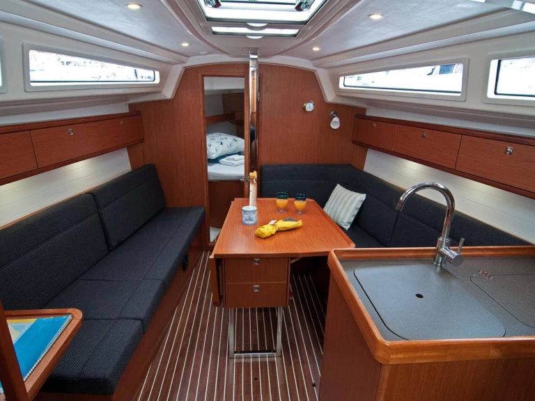 Wynajem Żaglowiec w Split - Bavaria Cruiser 33