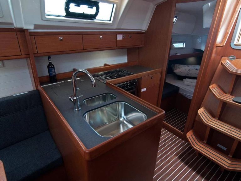 Wynajmij Żaglowiec z lub bez skippera Bavaria w Split