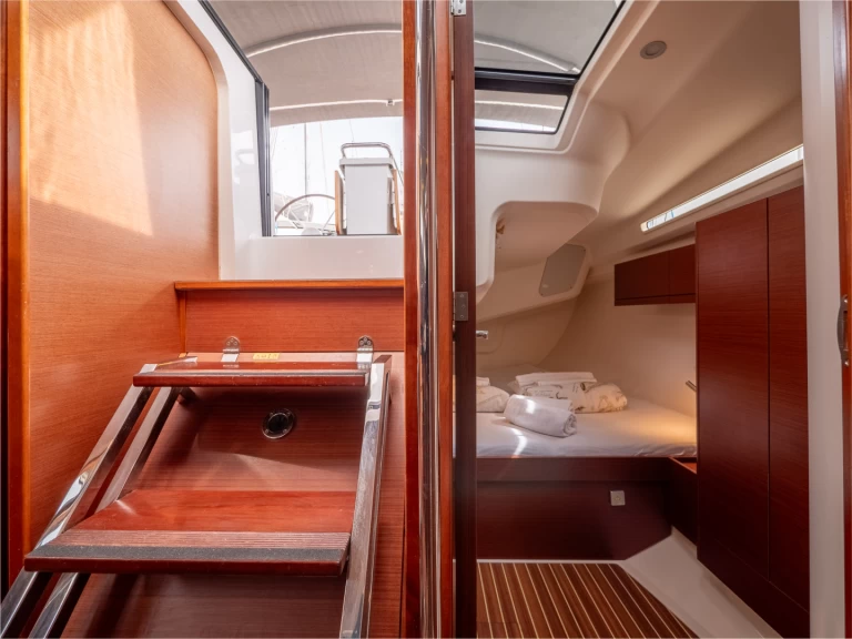 Wynajmij Żaglowiec z lub bez skippera Hanse w Split