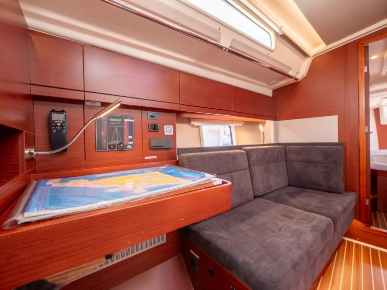 Żaglowiec do wynajmu w Split w najlepszej cenie