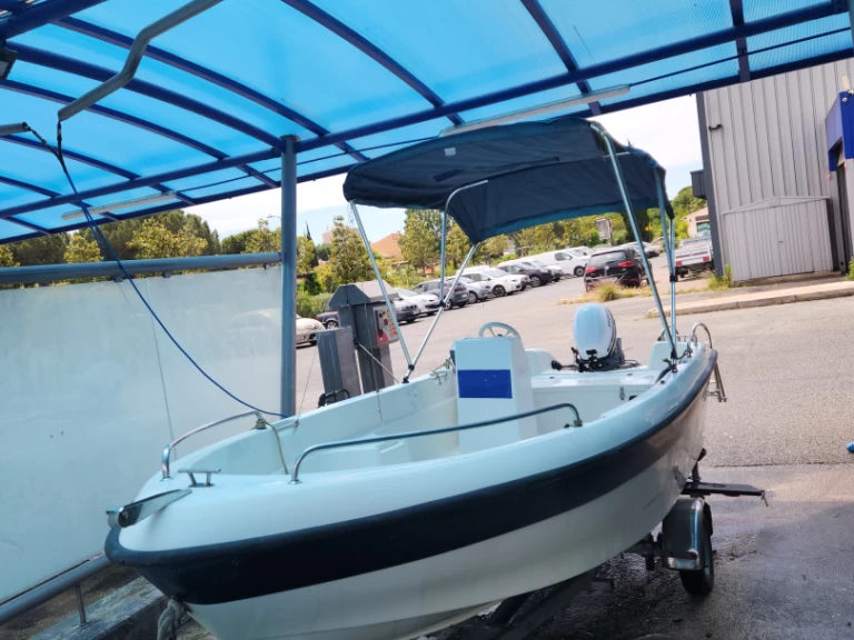 Wynajmij Motorówka z lub bez skippera Alfa yatch  w Le Pradet