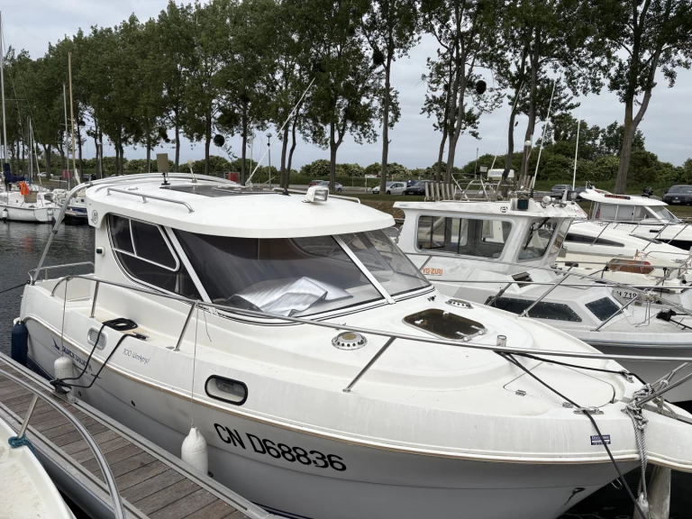 Quicksilver Quicksilver 700 Week-End między profesjonalistami a osobami prywatnymi w Ouistreham