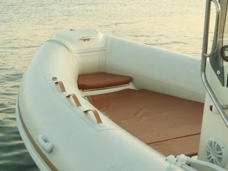 Wynajmij Ribmarine 585 w Porto Rotondo