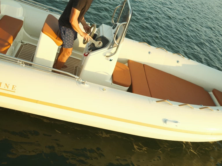 Wynajem łodzi Porto Rotondo tanio 585