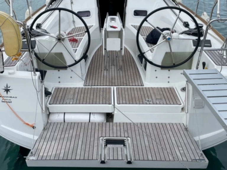 Wynajmij Żaglowiec z lub bez skippera Jeanneau w Marina di Grosseto