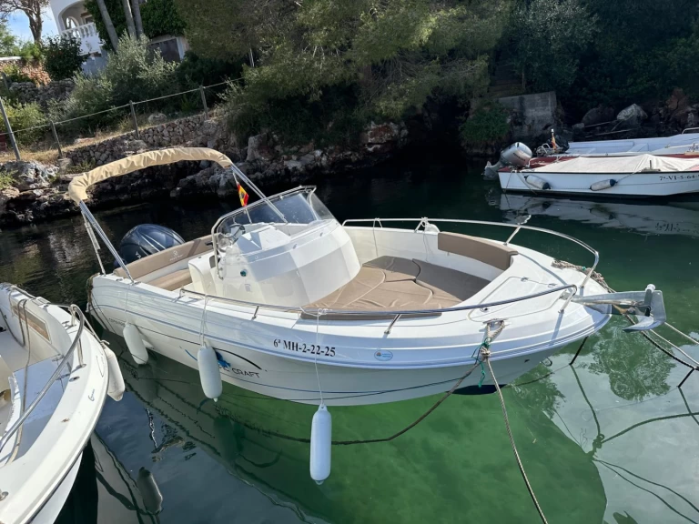 Wynajem Motorówka Pacific Craft z patentem 