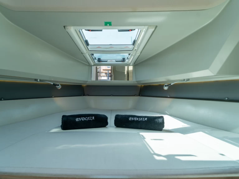 Wynajem Motorówka w Ateny - Saxdor Saxdor 320 GTC