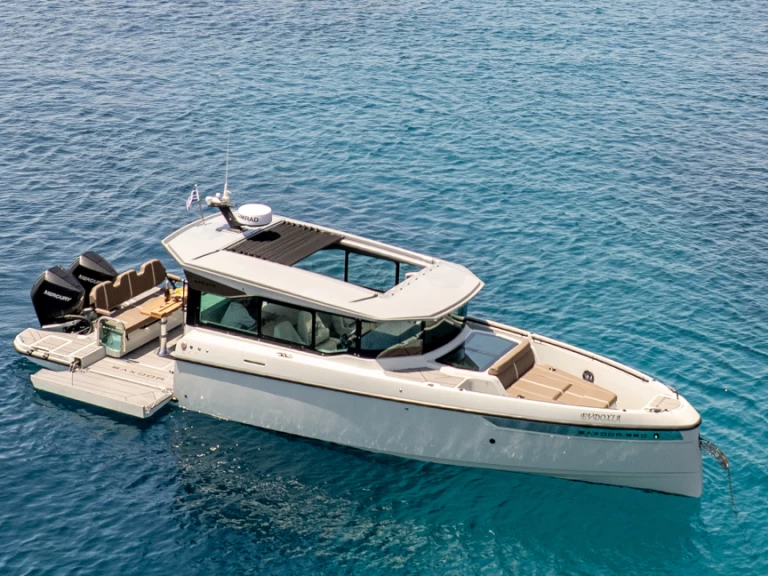 Wynajem łodzi Ateny tanio Saxdor 320 GTC