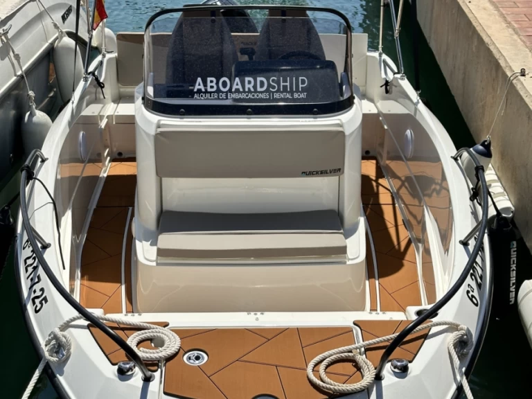 Motorówka do wynajmu w Águilas w najlepszej cenie