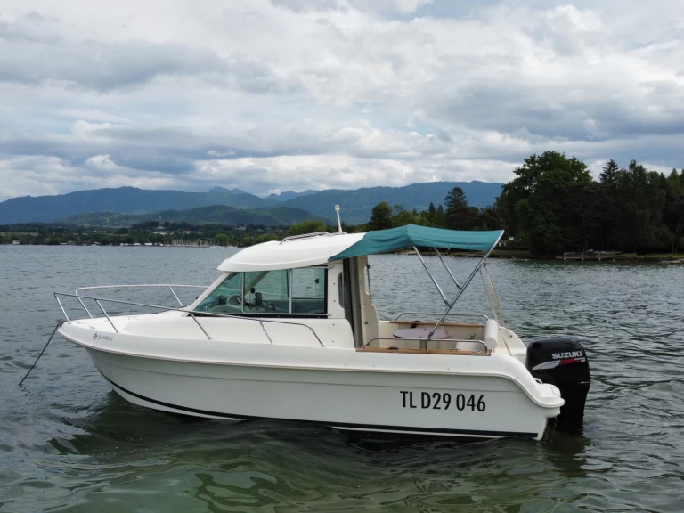 Wynajem Motorówka Jeanneau z patentem 