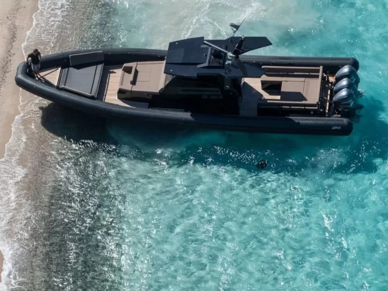 Łódż półsztywna do wynajmu w Mahon w najlepszej cenie