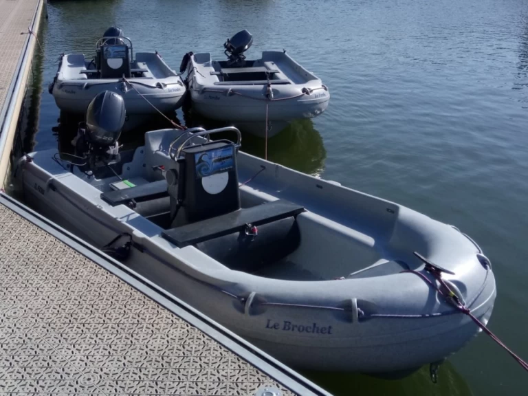 Wynajem Motorówka Fun Yak z patentem 