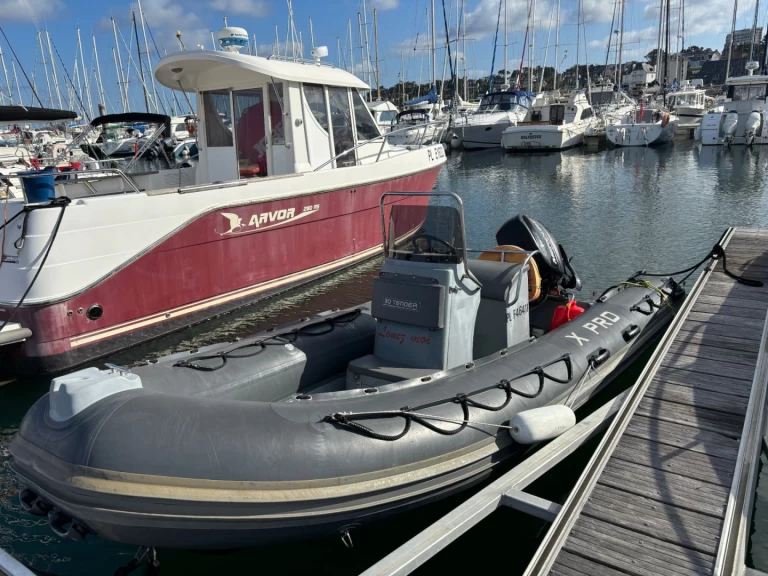 Wynajmij 3dtender Xpro 535  w Trébeurden