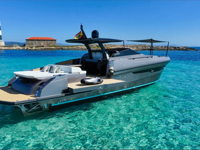 Wynajem łodzi Ibiza Town tanio 15m