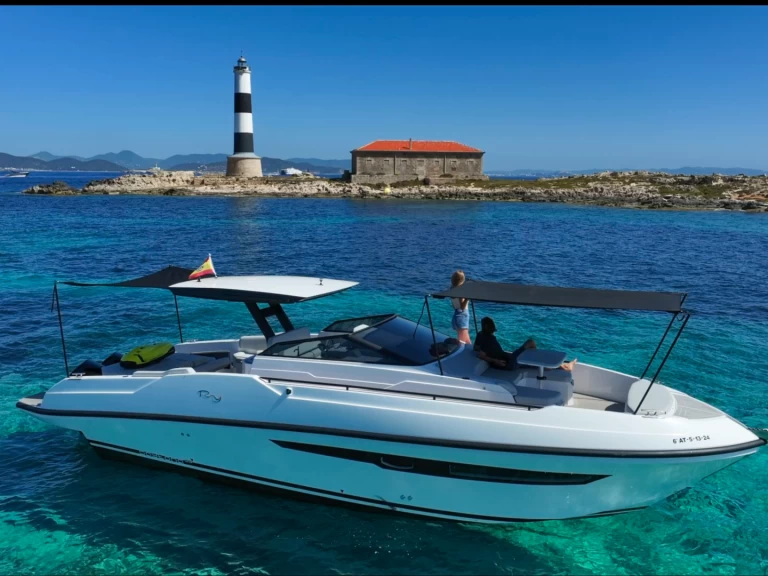 Wynajem łodzi Ibiza Town tanio 11m