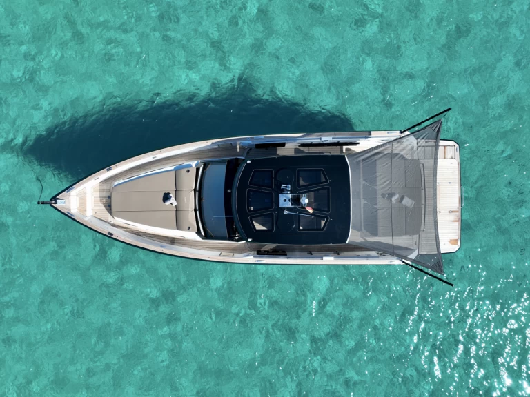 Wynajem Motorówka FJORD F44 z patentem 