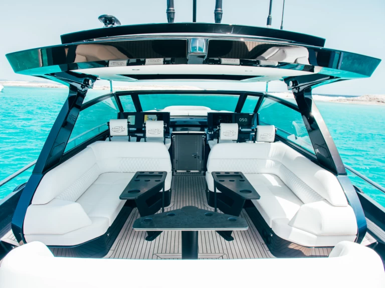 Wynajem łodzi Ibiza Town tanio CELEBRATE LIFE