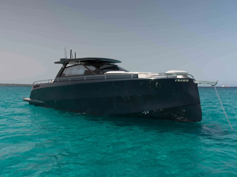 Wynajem łodzi Ibiza Town tanio CELEBRATE LIFE