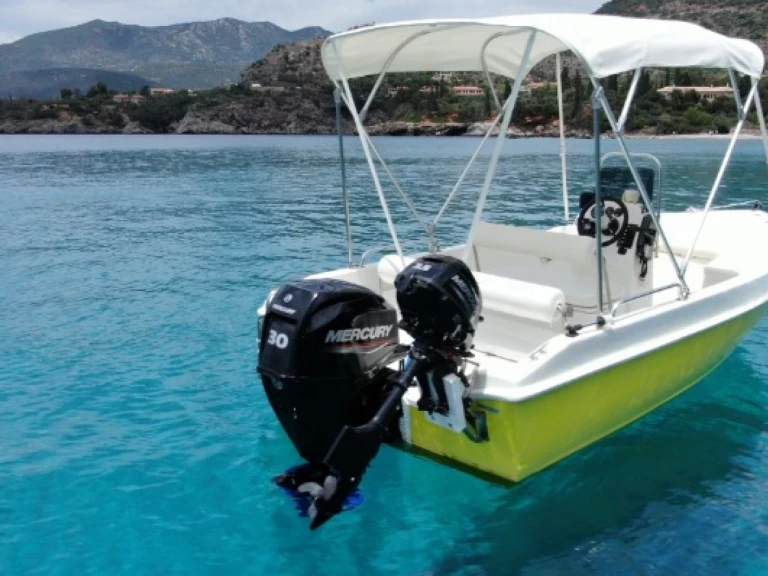 Motorówka do wynajmu w Kardamýli w najlepszej cenie