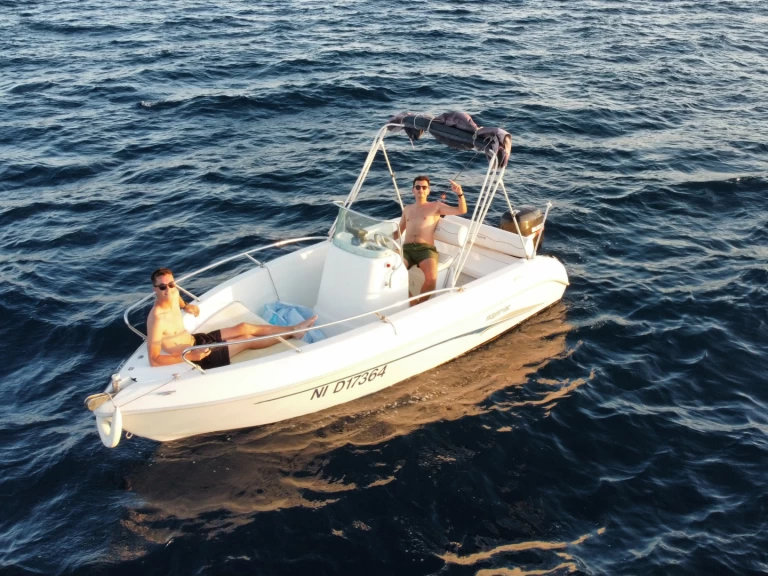 Wynajem Motorówka Aquamar z patentem 