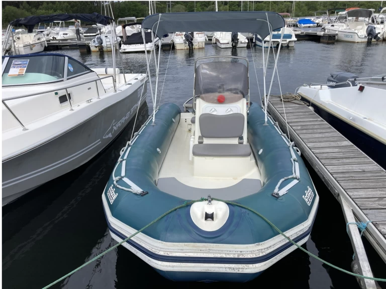 Łódż półsztywna do wynajmu w Sanguinet w najlepszej cenie