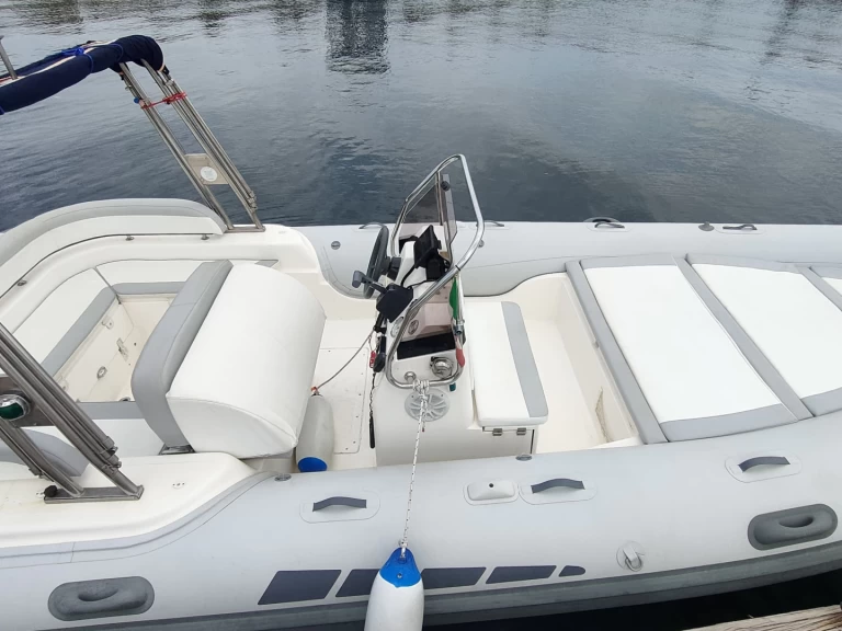 Wynajmij Łódż półsztywna z lub bez skippera Bsc w Milazzo