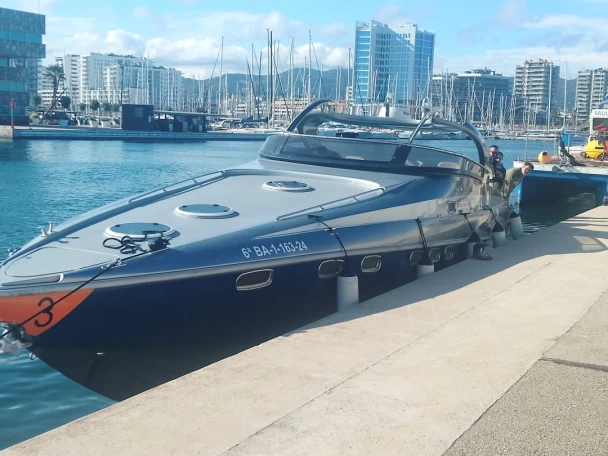 Albatro International 48 RS Albatro 13.90 między profesjonalistami a osobami prywatnymi w Badalona