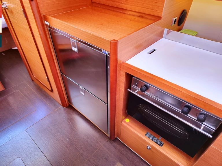 Wynajem łodzi Kastel Gomilica tanio Dufour 390 Grand Large