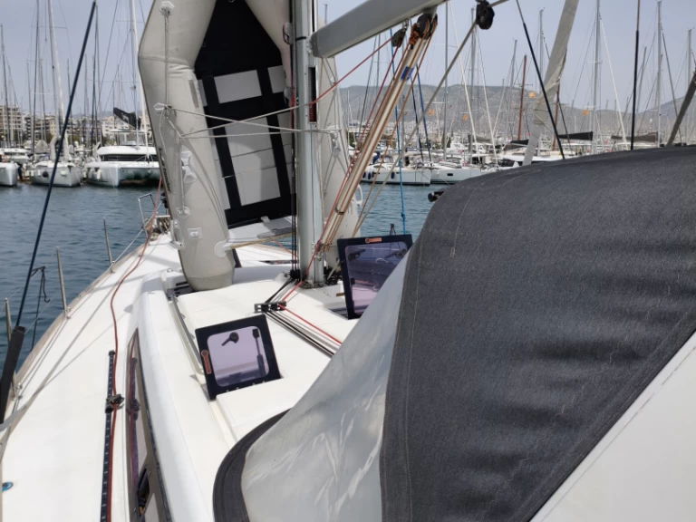 Wynajmij Bénéteau Oceanis 48 w Alimos