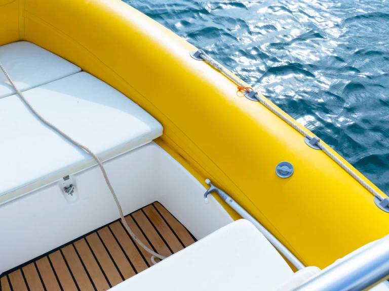 Łódż półsztywna do wynajmu w l'Estartit w najlepszej cenie