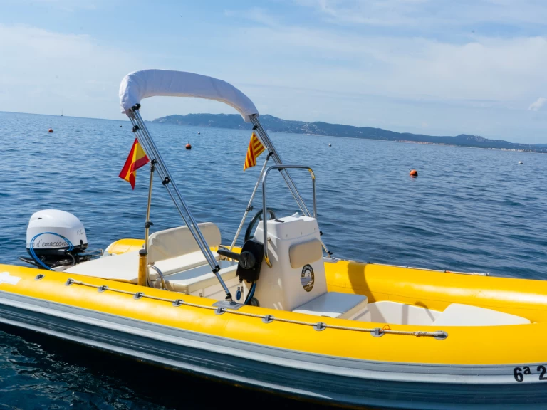 Gommonautica Gommonautica G48C między profesjonalistami a osobami prywatnymi w l'Estartit