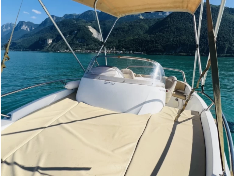 Wynajem Motorówka Bénéteau z patentem 