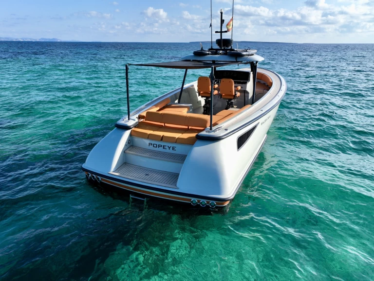 Motorówka do wynajmu w Ibiza Town w najlepszej cenie