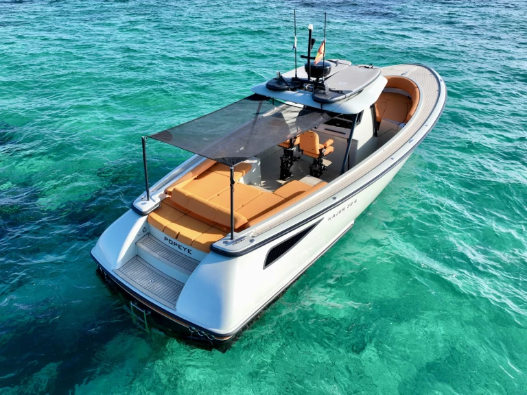 WAJER 38S POPEYE między profesjonalistami a osobami prywatnymi w Ibiza Town