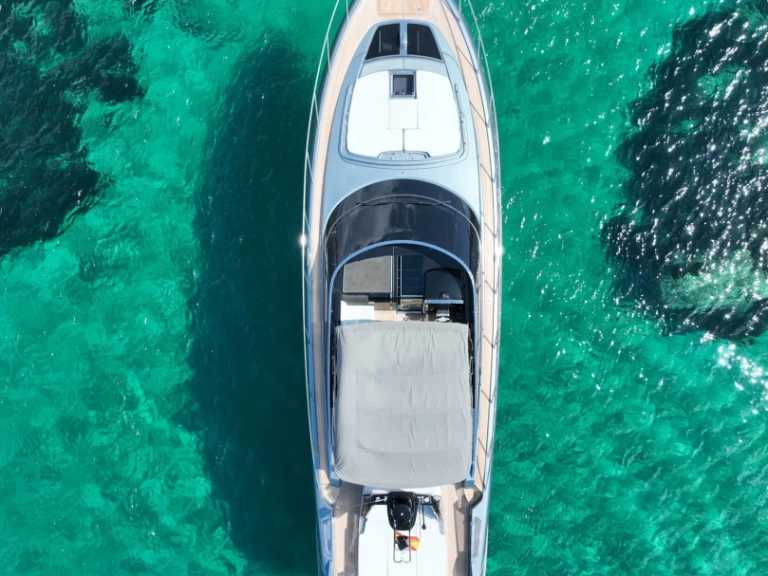 Wynajem Motorówka RIVA RIVALE 56 z patentem 