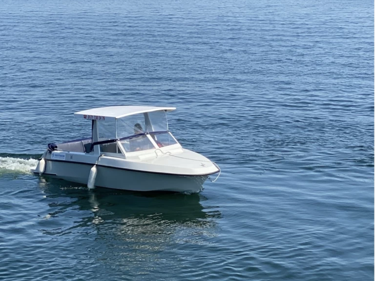 Wynajem Barka w Waren (Müritz) - Tagescharter Lotus