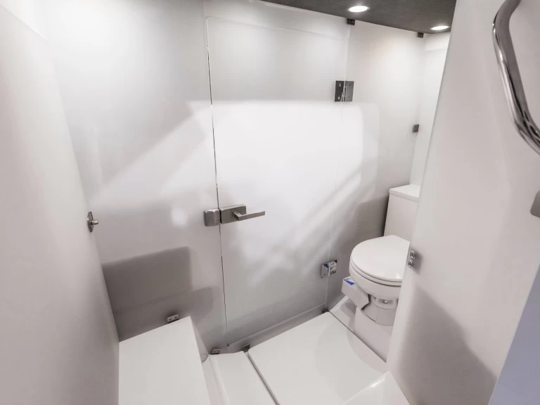 Wynajem Motorówka w Empuriabrava - Axopar Axopar 37 T-Top