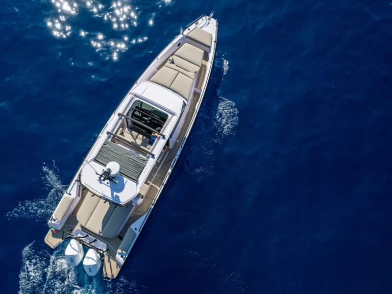 Wynajmij Axopar Axopar 37 T-Top w Empuriabrava